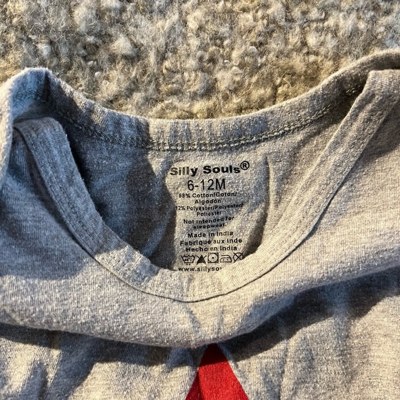 🇨🇦 6-12 months short sleeve onesie - Picture 2 of 2